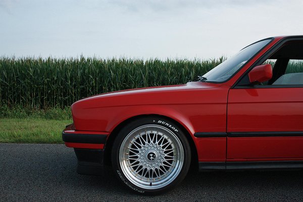 Comment les constructeurs de voitures intègrent-ils la sécurité des piétons dans leur processus de conception ?